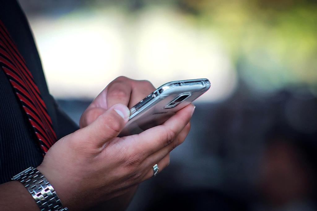 AI assistant interface on smart device